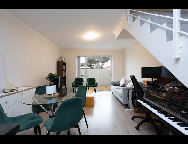 2 BEDROOM TOWNHOUSE TO LET IN HEATHFIELD